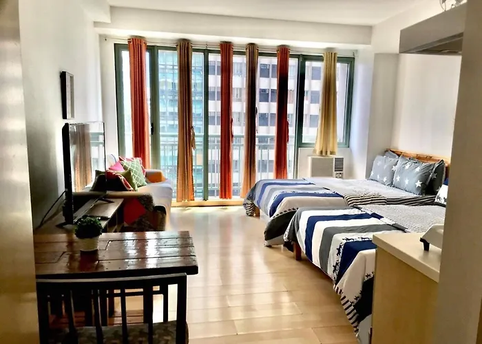 Greenfield W/ 2 Queen Across Shangrila Apartment