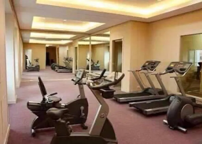 Apartment Greenfield W/ 2 Queen Across Shangrila Manila