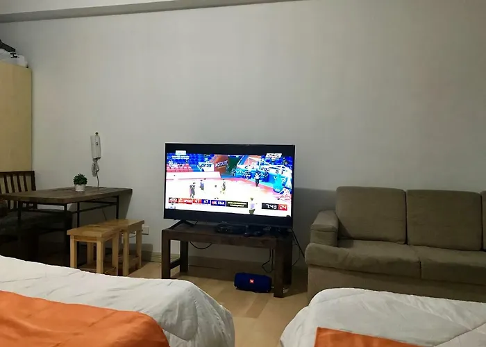 Greenfield W/ 2 Queen Across Shangrila Apartment